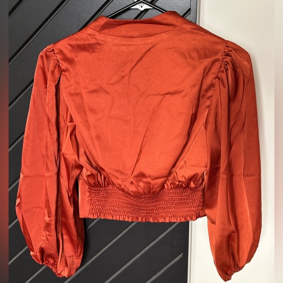 Rihoas crop top. Size S. Silk Satin feel. Worn only once! Almost NEW! - Picture 3 of 4